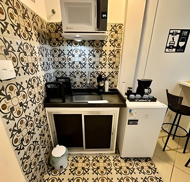 Apt a 1min da praia Copacabana ao lado do metrô