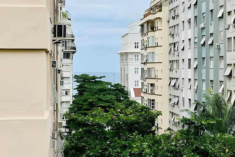 Apt a 1min da praia Copacabana ao lado do metrô